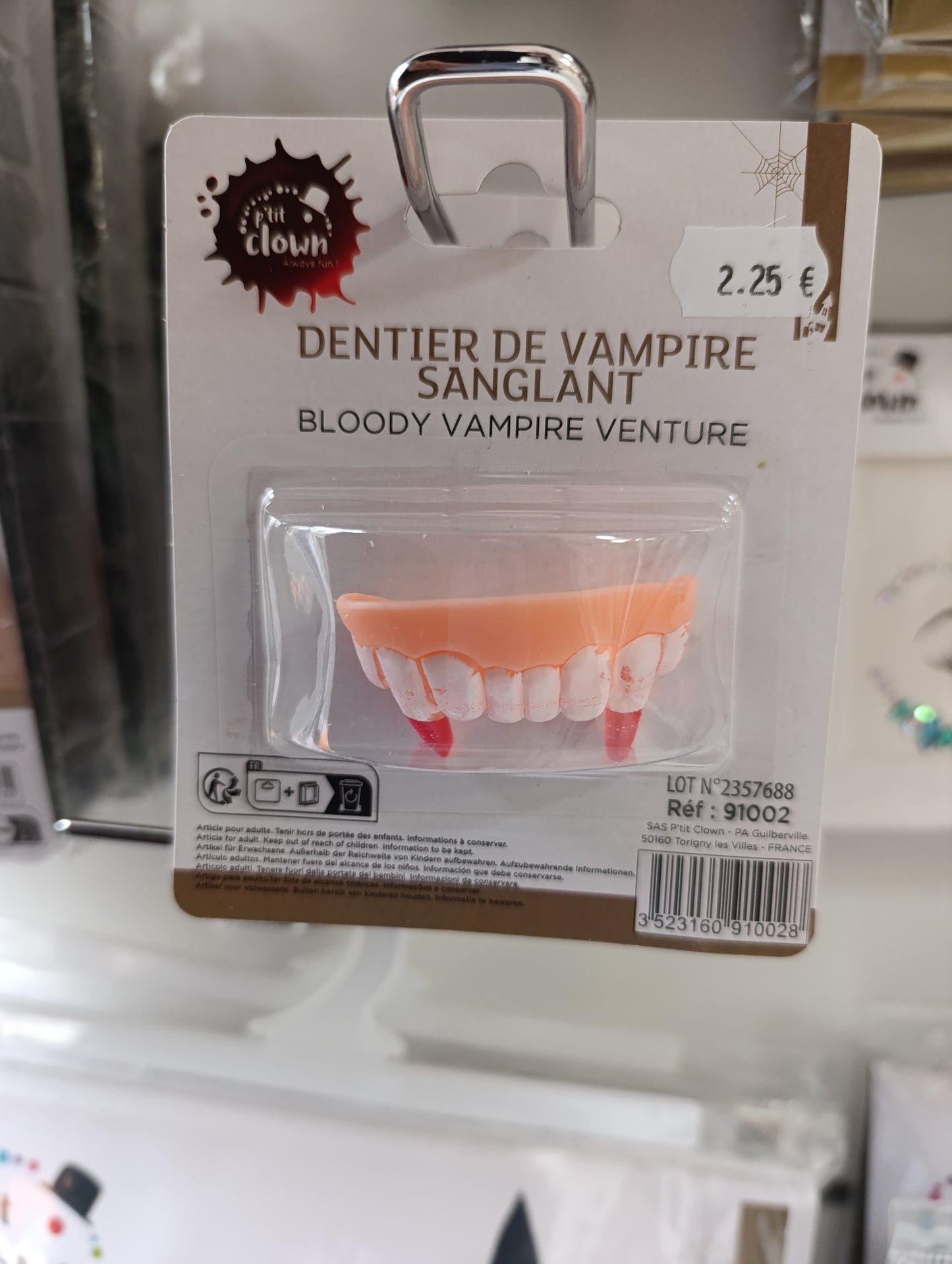 Dentier de vampire sanglant