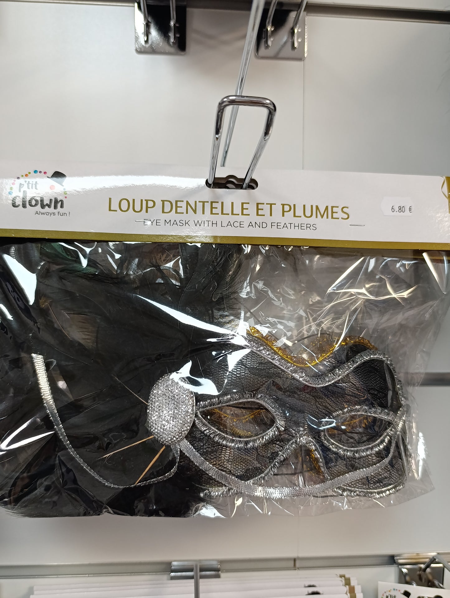 Loup dentelle et plumes différentes couleurs